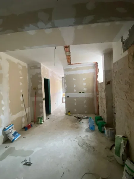 Tirane, jepet me qera apartament 3+1 Kati 2, 100 m² (21 Dhjetori)