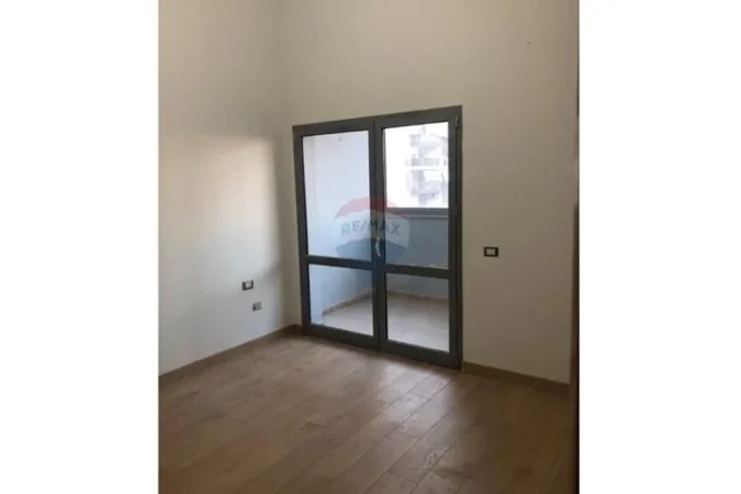 Tirane, jepet me qera garsonier , 30 m² 370 € 