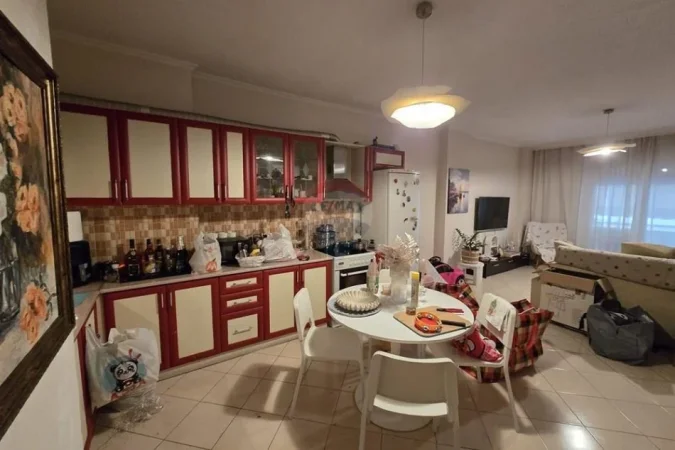 Tirane, shitet apartament , 77 m² 84.001 € 