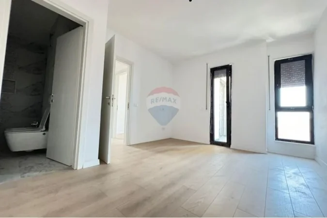 Tirane, shitet apartament , 97 m² 290.000 € 