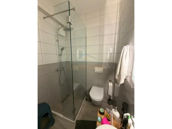 Tirane, shitet apartament duplex Kati 0, 101 m² 310.000 €