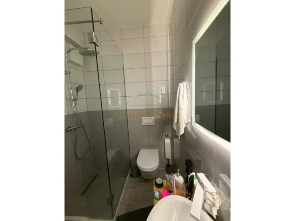 Tirane, shitet apartament duplex Kati 0, 101 m² 310.000 €