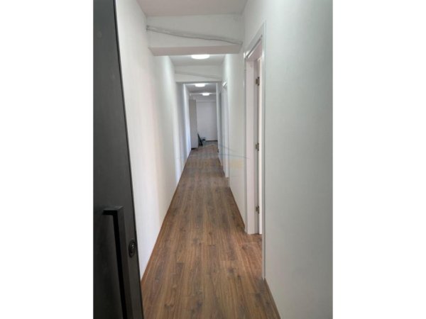 Tirane, jepet me qera apartament Kati 2, 99 m² 800 €