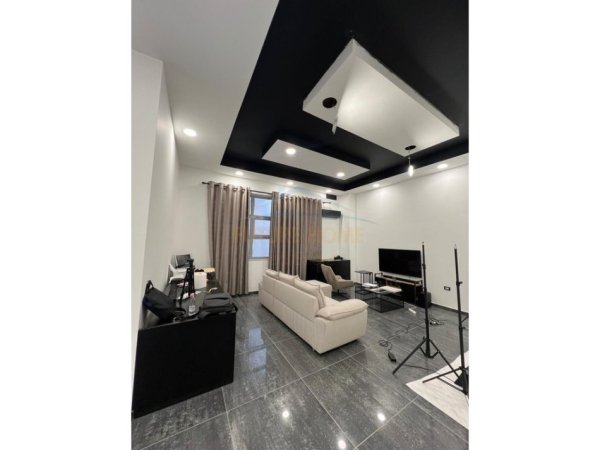 Tirane, jepet me qera Kati 1, 60 m² 400 €