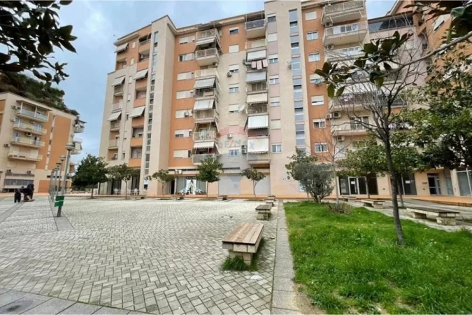 Tirane, shitet apartament , 201 m² 660.000 € (Don Bosko)