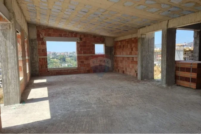 Tirane, shitet Vile , 558 m² 650.001 € (Farke)