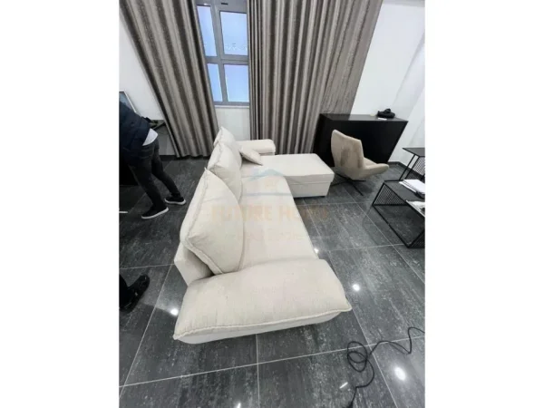 Tirane, jepet me qera ambjent biznesi Kati 2, 60 m² 400 € (unaza e re)