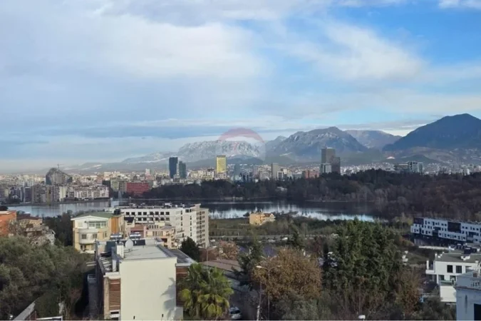 Tirane, shitet Vile , 775 m² 650.000 € 