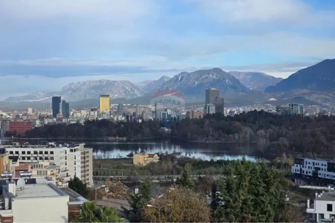 Tirane, shitet Vile , 775 m² 650.000 € 