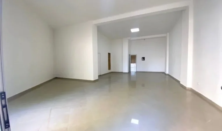 ✨️UNAZA E RE. SHESIM DYQAN  155.000 €✨️