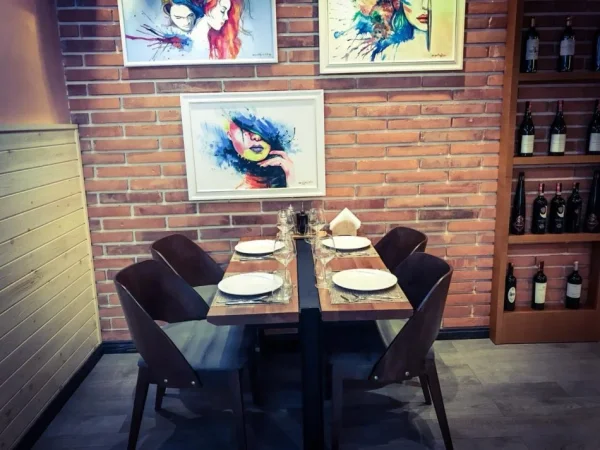 Tirane, jepet me qera bar-resorant Kati 1, 157 m² 2.200 € (Rruge Durresi)