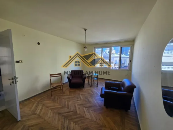 Durres, jepet me qera apartament 1+1 Kati 5, 70 m² 300 € (PLAZH)