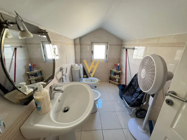 Tirane, shitet apartament 2+1+Ballkon Kati 4, 94 m² 159.000 € (MEDRESEJA)