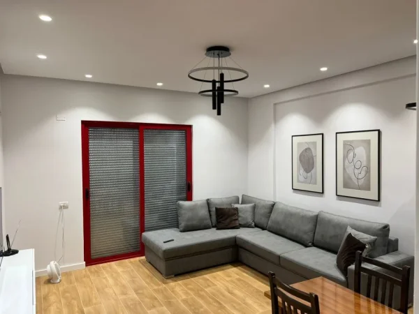 Tirane, jepet me qera apartament 1+1 Kati 11, 71 m² 400 € (kthesa e kamzes)