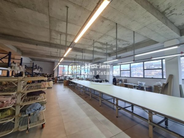 Tirane, jepet me qera ambjent biznesi Kati 1, 1.100 m² 3.300 € (Kombinat)