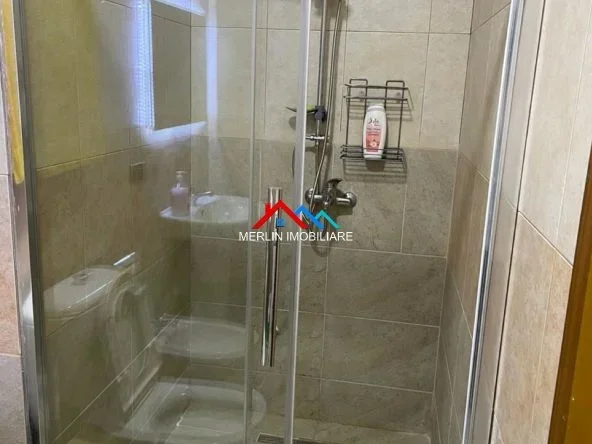 Tirane, jepet me qera apartament 2+1+Ballkon Kati 7, 85 m² 830 € (RRUGA SAMI FRASHERI)
