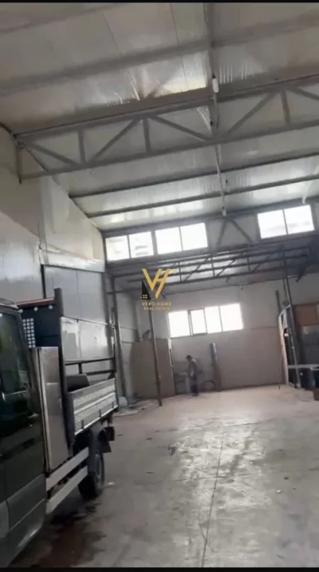 Tirane, jepet me qera ambjent biznesi Kati 0, 800 m² 4.100 € (AUTOSTRADA TIRANE-DURRES)