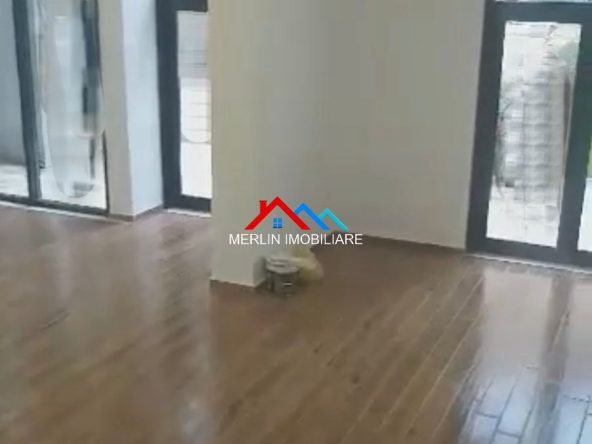 Tirane, jepet me qera ambjent biznesi Kati 0, 110 m² 850 € (RRUGA MARTIN CAMAJ,BRRYLI)