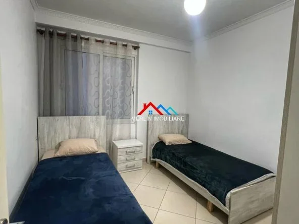 Tirane, jepet me qera apartament 2+1+Ballkon Kati 1, 90 m² 570 € (RRUGA REXHEP PINARI,SELITE)