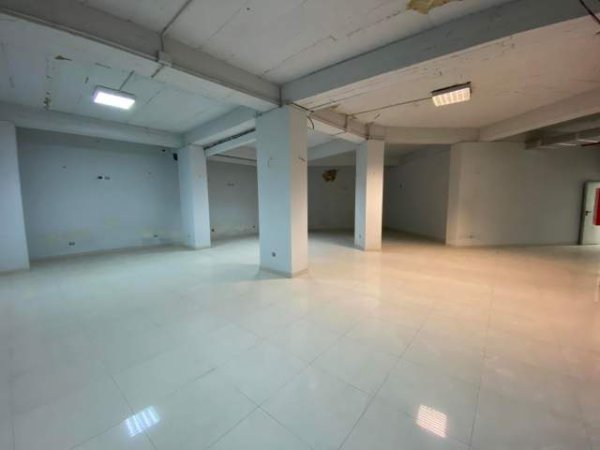 Tirane, jepet me qera ambjent biznesi Kati -1, 420 m² 1.300 Euro (Astir)