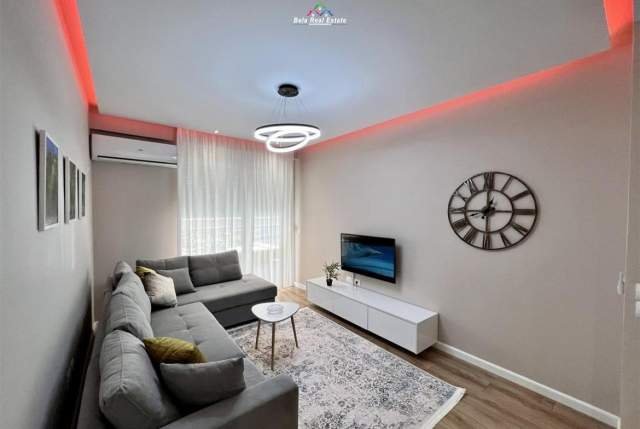 Tirane, jepet me qera apartament 1+1+BLK Kati 1, 75 m² 900 Euro (Komuna e Parisit)