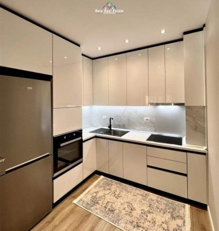 Tirane, jepet me qera apartament 1+1+BLK Kati 1, 75 m² 900 Euro (Komuna e Parisit)