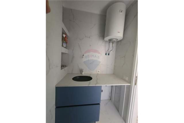 Tirane, shitet apartament 1+1+BLK 60 m² 85.000 Euro