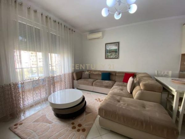 Tirane, jepet me qera apartament 1+1+BLK Kati 5, 73 m² 500 Euro (Materniteti i ri)