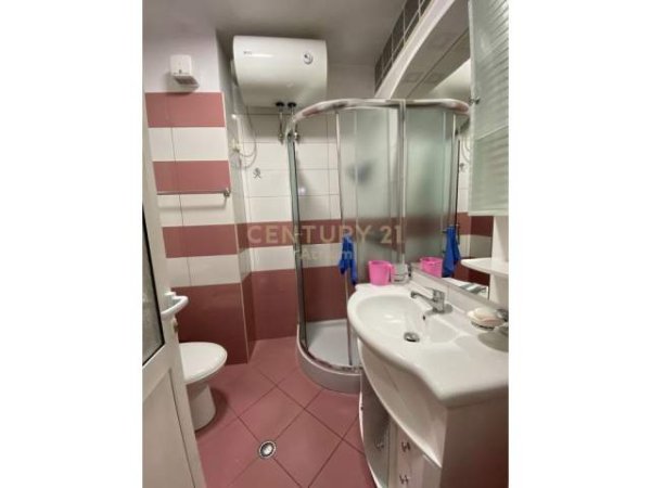 Tirane, jepet me qera apartament 1+1+BLK Kati 5, 73 m² 500 Euro (Materniteti i ri)