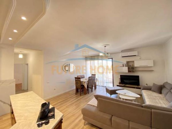 Tirane, jepet me qera apartament Kati 3, 105 m² 850 Euro (Rruga e Kavajes)