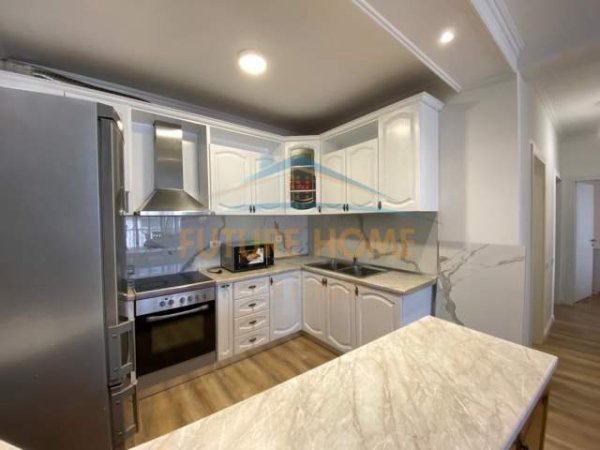 Tirane, jepet me qera apartament Kati 3, 105 m² 850 Euro (Rruga e Bogdaneve)