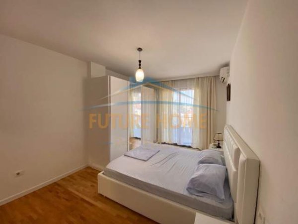 Tirane, jepet me qera apartament 3+1 Kati 3, 900 Euro (Rruga e Bogdaneve)