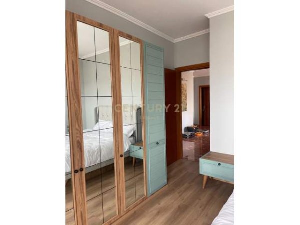 Tirane, jepet me qera apartament Kati 6, 125 m² 1.000 Euro (Tirana, Albania)