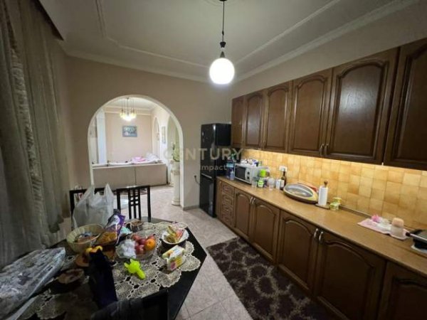 Tirane, shitet apartament Kati 2, 169 m² 150.000 Euro (Tirana, Albania)