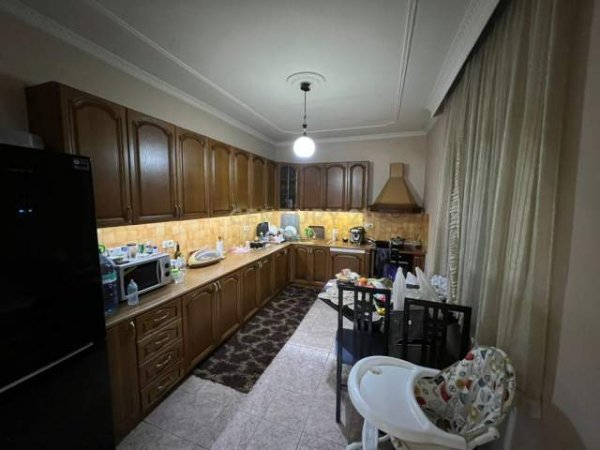 Tirane, shitet apartament Kati 2, 169 m² 150.000 Euro (Tirana, Albania)