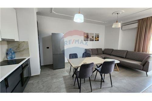 Tirane, jepet me qera apartament 2+1 Kati 2, 100 m² 450 Euro