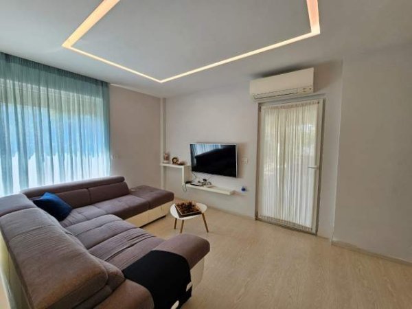 Shesim Apartament 2+1 me Oborr tek Gjiri i Lalzit, (Gjiri i Lalzit)