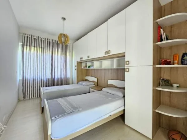 Shesim Apartament 2+1 me Oborr tek Gjiri i Lalzit, (Gjiri i Lalzit)