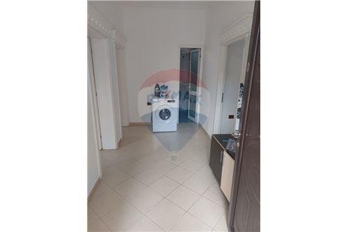 Tirane, jepet me qera 2+1 30.000 Leke