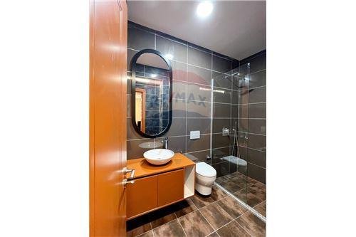 Tirane, jepet me qera apartament 2+1+BLK Kati 5, 550 Euro