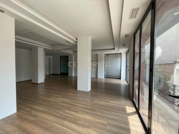 Tirane, jepet me qera ambjent biznesi Kati 0, 105 m² 1.500 Euro (Rr. Muhamet Gjollesha Tirana, Albania)