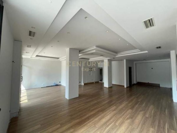 Tirane, jepet me qera ambjent biznesi Kati 0, 105 m² 1.500 Euro (Rr. Muhamet Gjollesha Tirana, Albania)