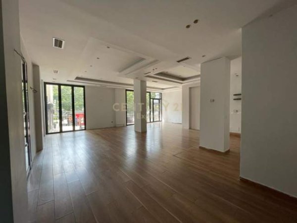 Tirane, jepet me qera ambjent biznesi Kati 0, 105 m² 1.500 Euro (Rr. Muhamet Gjollesha Tirana, Albania)