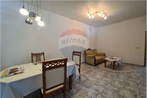 Tirane, jepet me qera apartament 1+1 Kati 2, 35.000 Leke