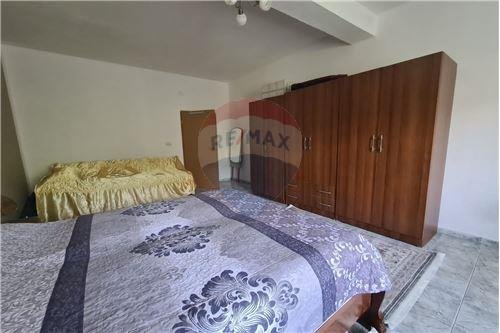 Tirane, jepet me qera apartament 1+1 Kati 2, 35.000 Leke