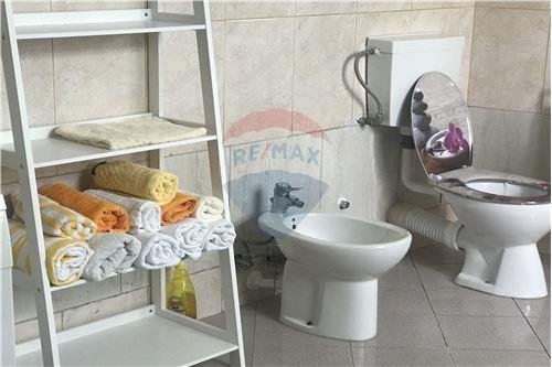 Tirane, jepet me qera apartament 1+1 Kati 2, 35.000 Leke