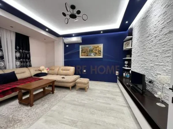 Tirane, jepet me qera shtepi 3 Katshe Kati 3, 85 m² 470 Euro (KAMEZ)