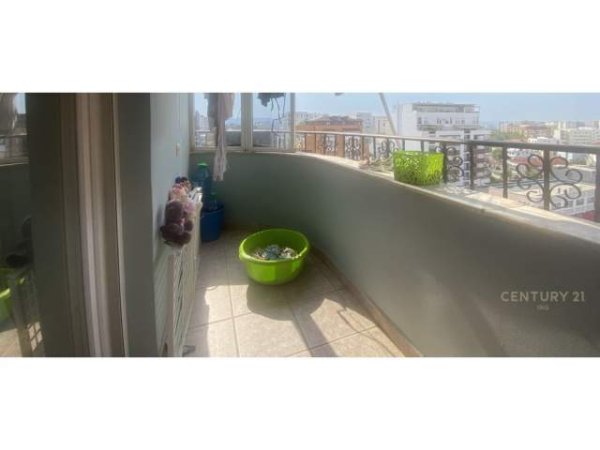 Tirane, jepet me qera apartament Kati 7, 105 m² 700 Euro (Rr. Frosina Plaku, perballe me Bar Oslo Tirana, Albania)