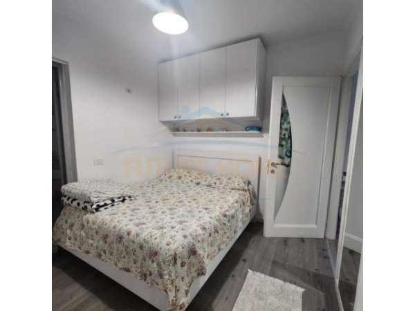 Tirane, jepet me qera apartament Kati 2, 40 m² 350 Euro (pallatet cabej)