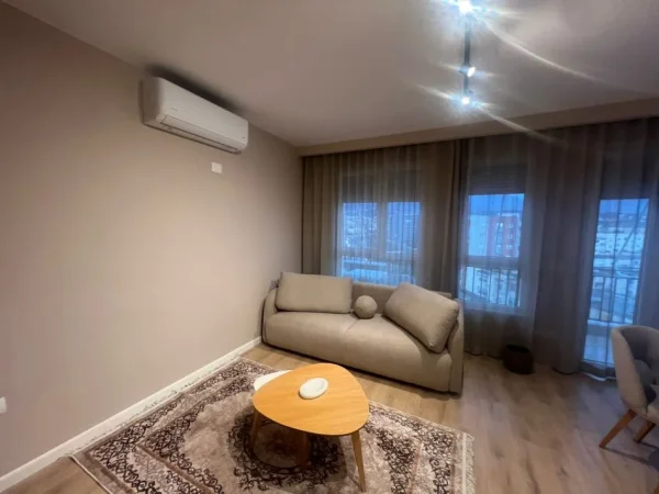 Tirane, jepet me qera apartament 1+1 Kati 7, 68 m² 600 € (Materniteti i ri)